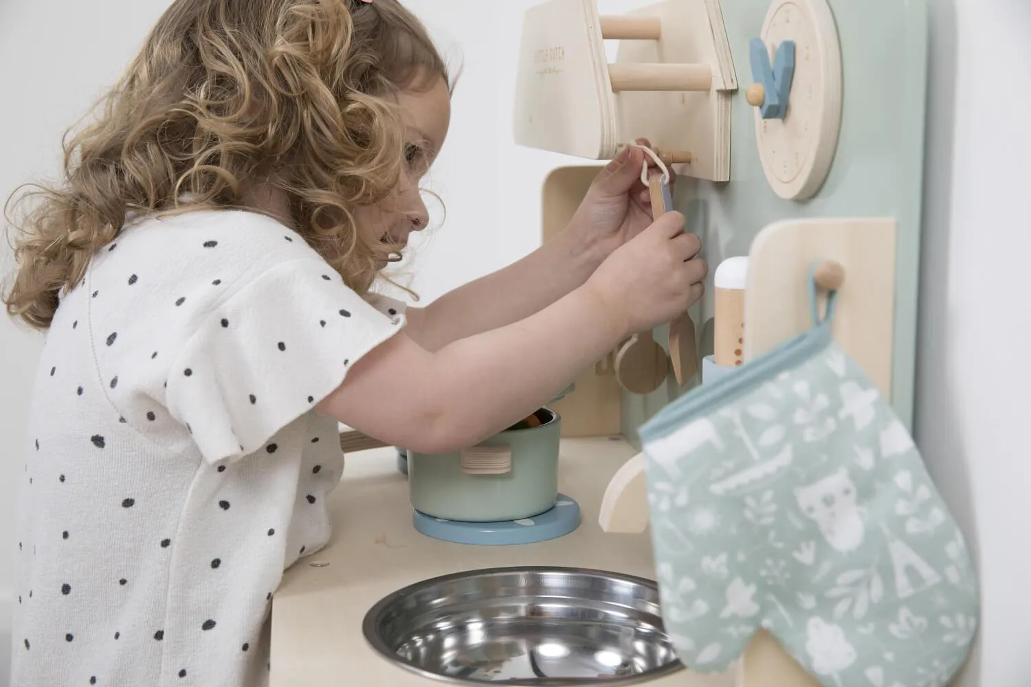 Little Dutch Kitchen in Mint