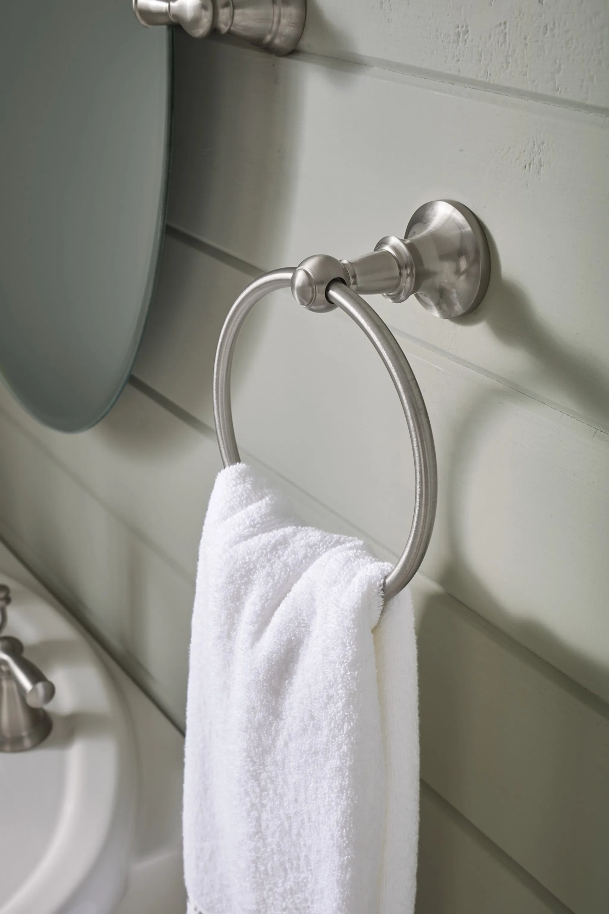Vale Towel Ring